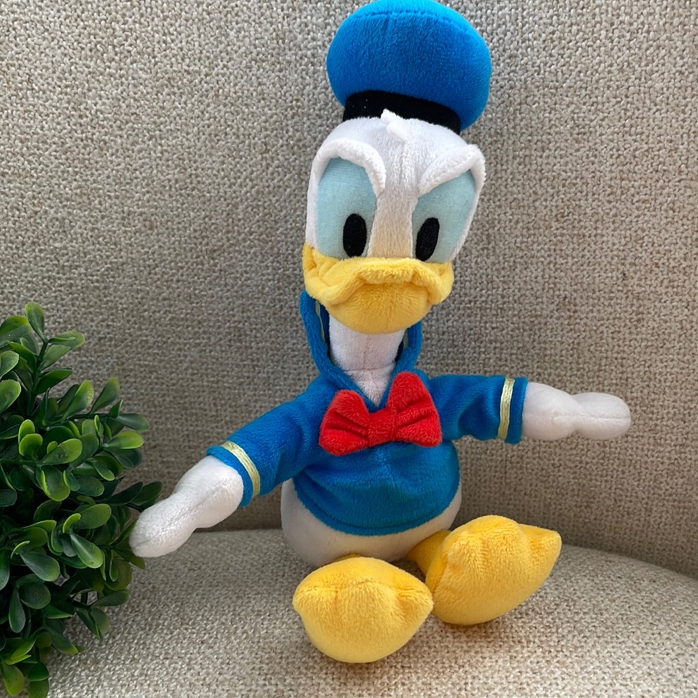 Disney 12” plush Donald Duck toy
